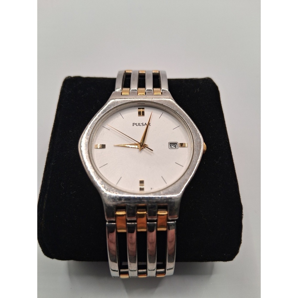 Pulsar Silver And Gold Watch. Round Face, Gold vintage